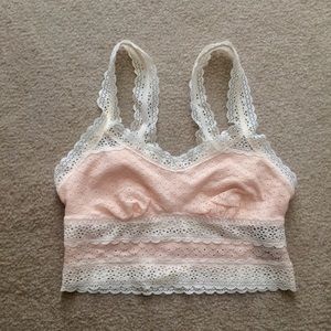 Dainty baby pink eyelet crop with cream lace🌸